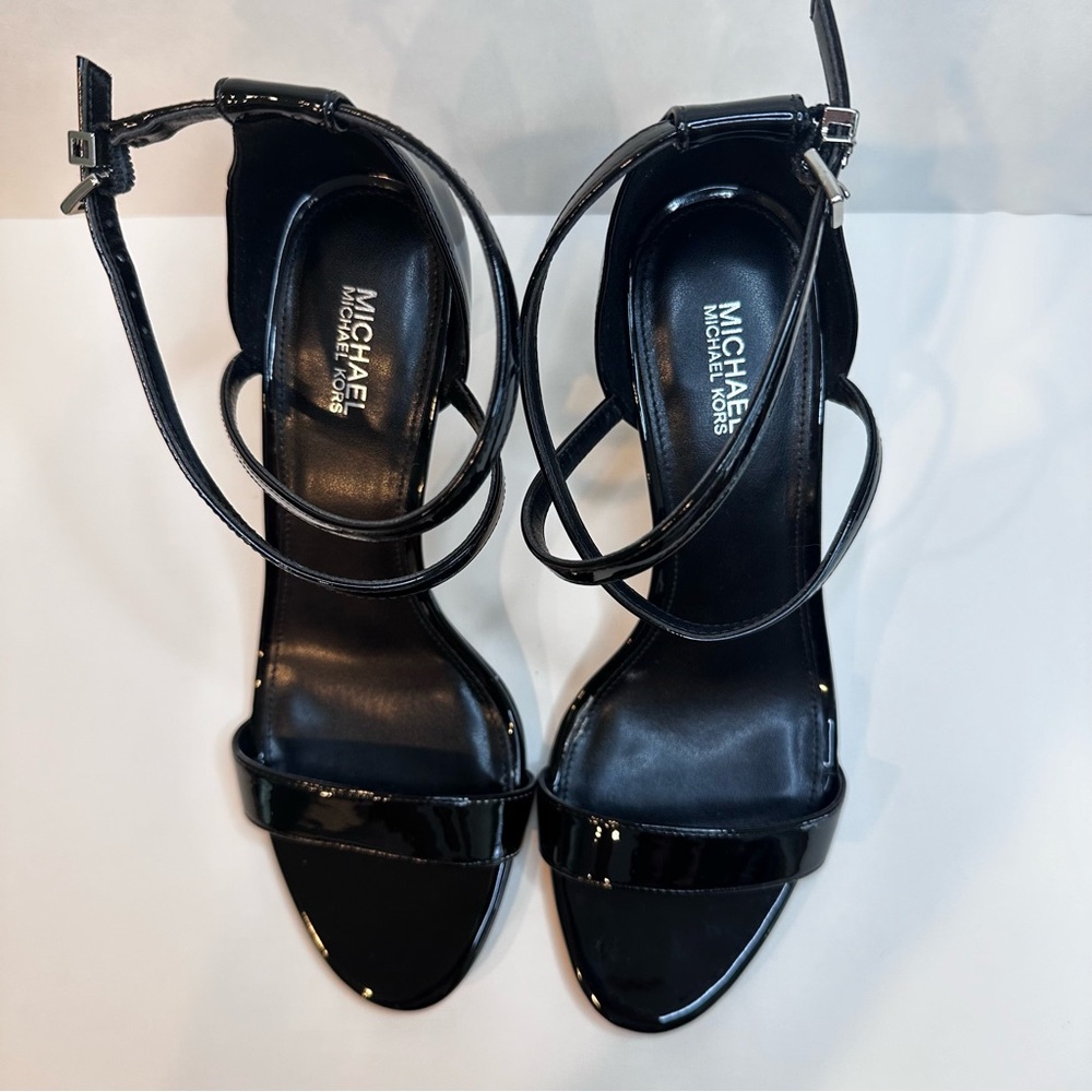 Michael Kors Women’s pump sandals Size 8 (worn once!)